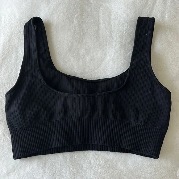 3/$20 - Halara Black Ribbed Sports Bra - Picture 2 of 2